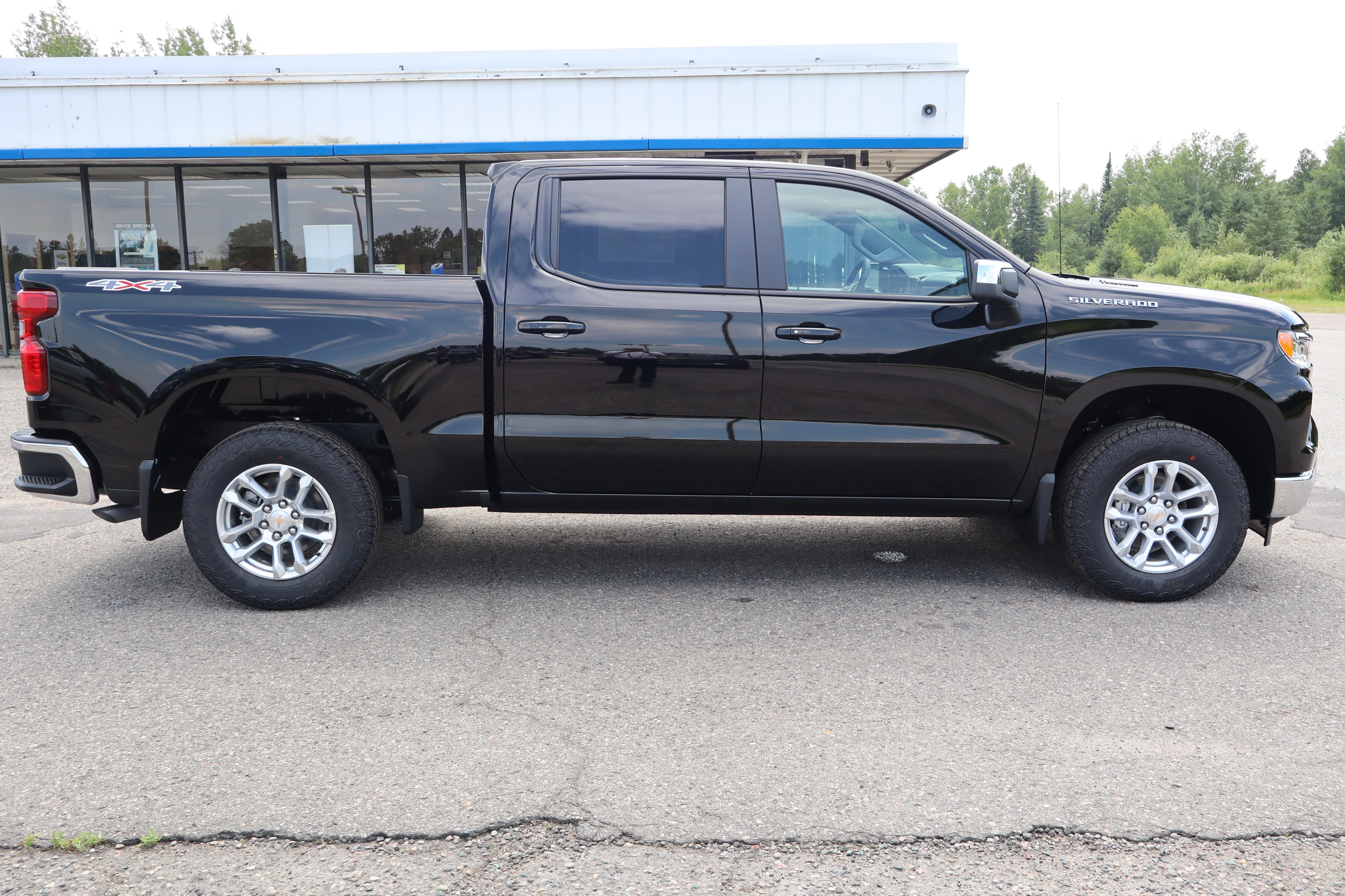 2025 Chevrolet Silverado 1500 LT