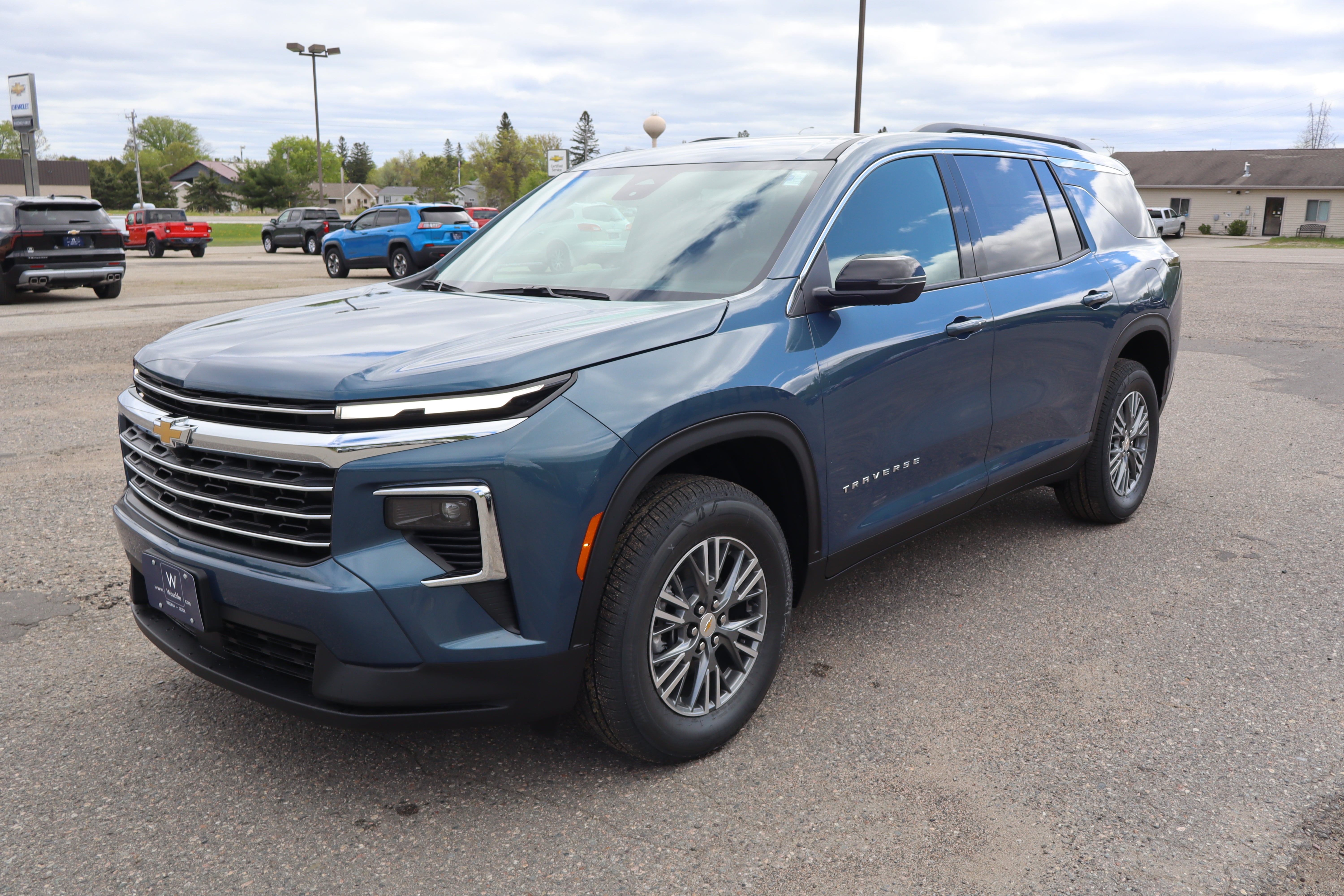 2025 Chevrolet Traverse LT