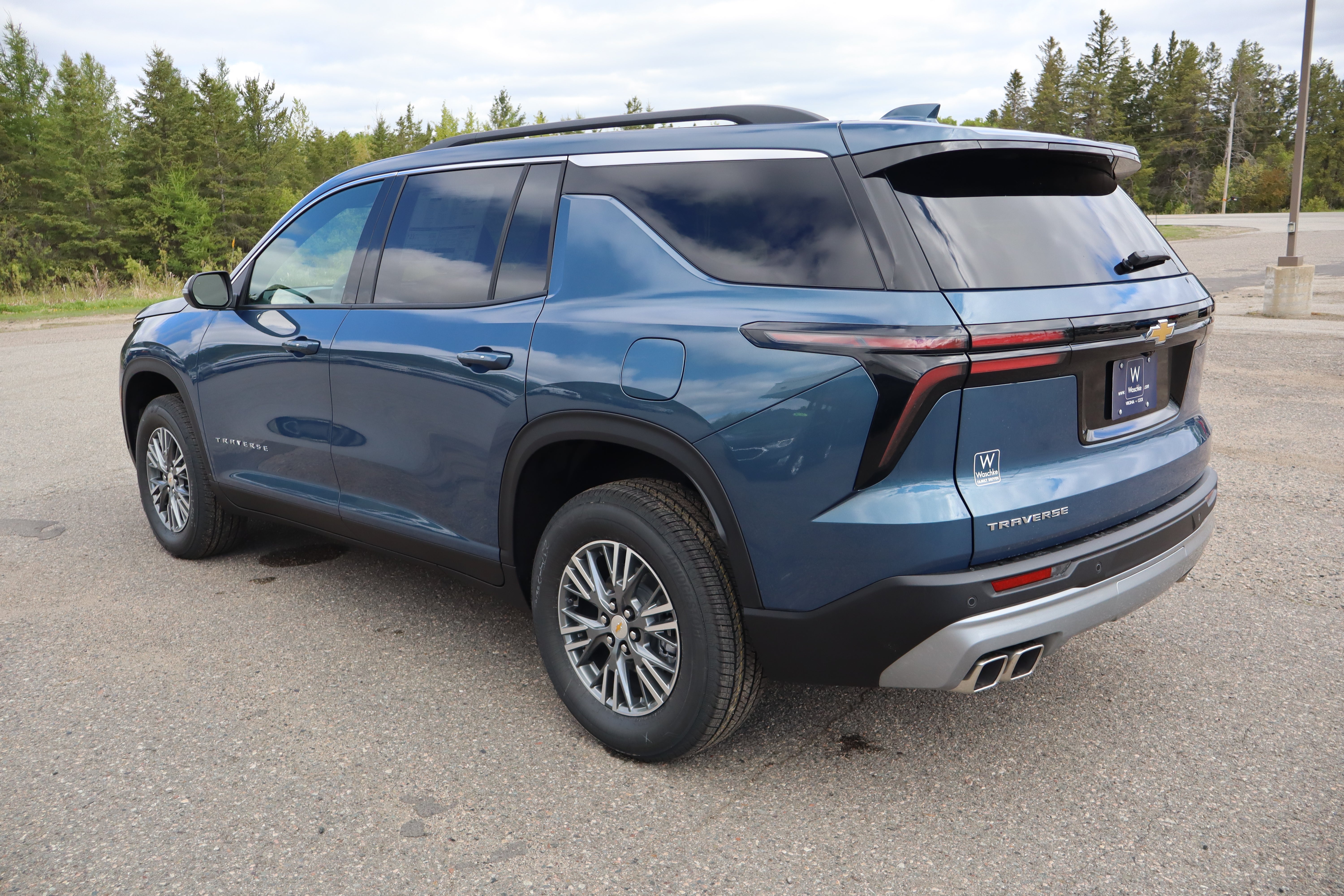 2025 Chevrolet Traverse LT