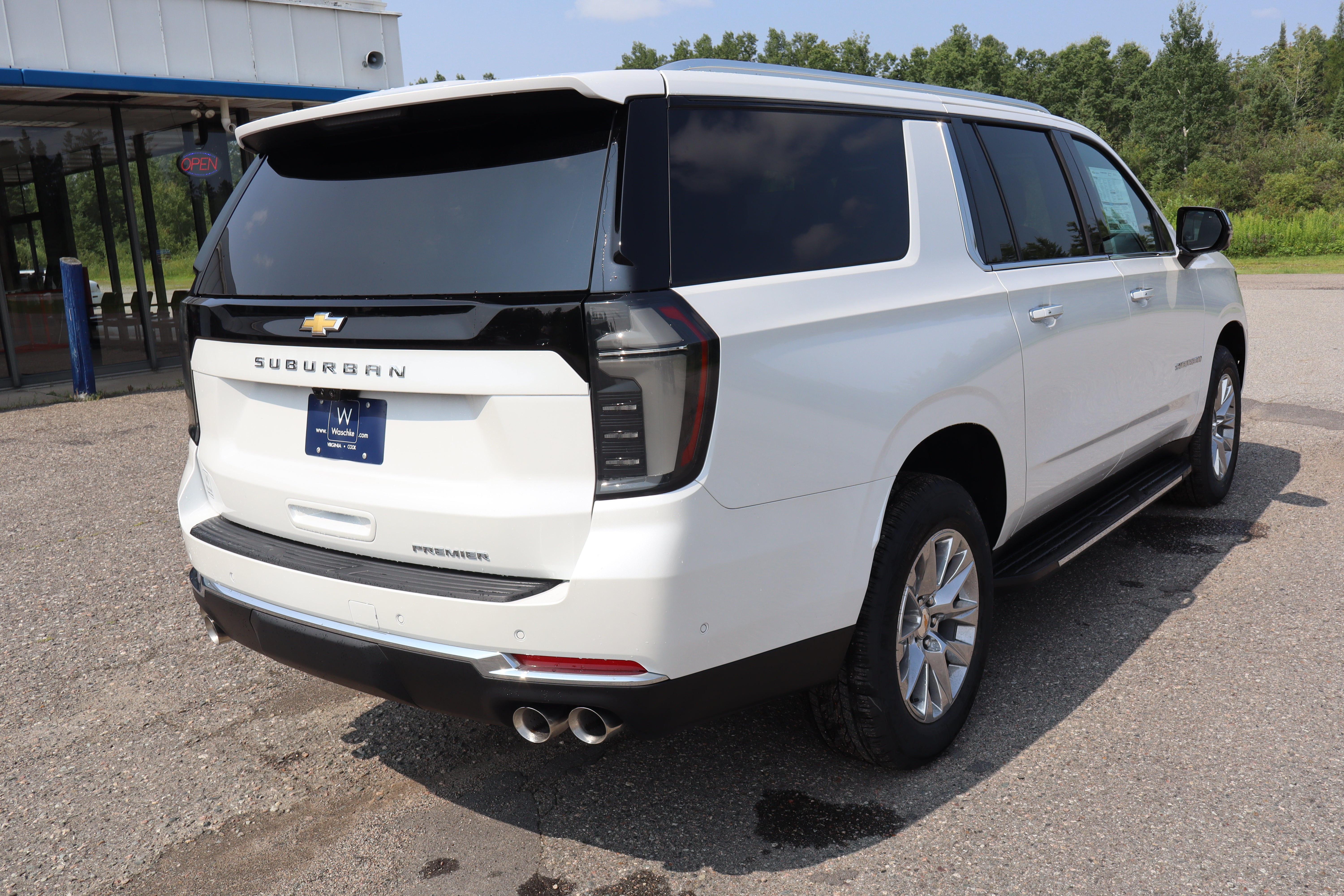 2025 Chevrolet Suburban Premier