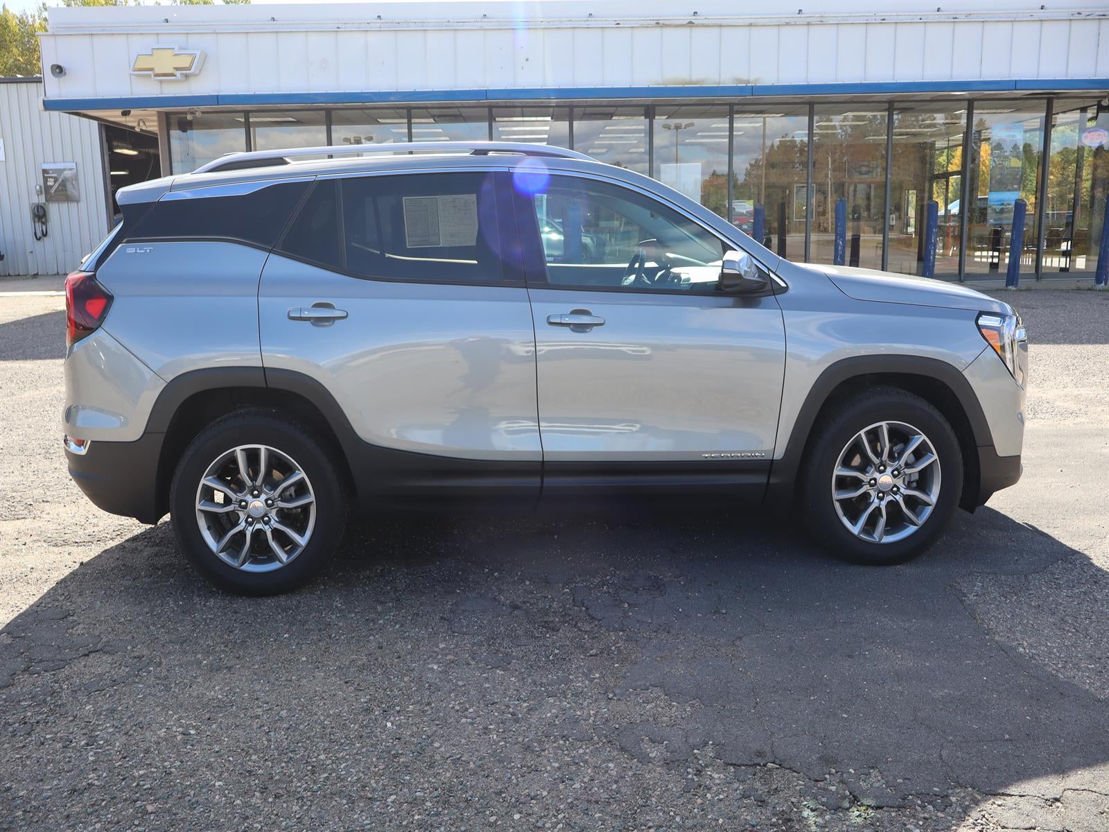 2023 GMC Terrain SLT